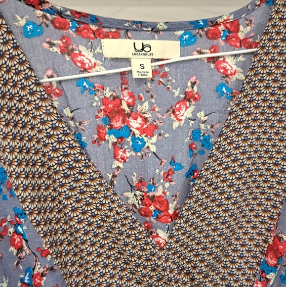 YA LOS ANGELES Top - Picture 3 of 4